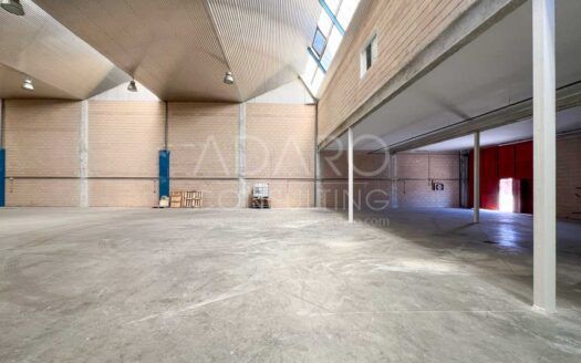 Nave industrial en alquiler en Leganés de 933 m²