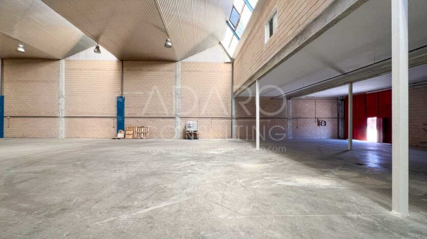 Nave industrial en alquiler en Leganés de 933 m²