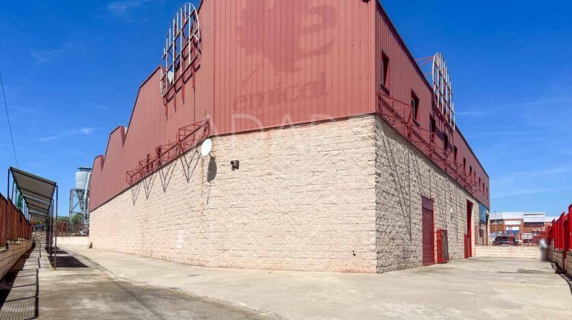Nave industrial en alquiler en Leganés de 933 m²