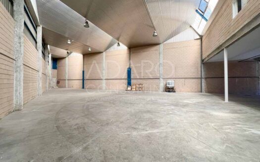 Nave industrial en alquiler en Leganés de 933 m²