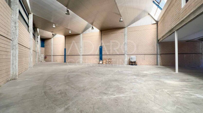 Nave industrial en alquiler en Leganés de 933 m²