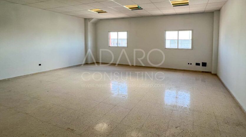 Nave industrial en alquiler en Leganés de 933 m²