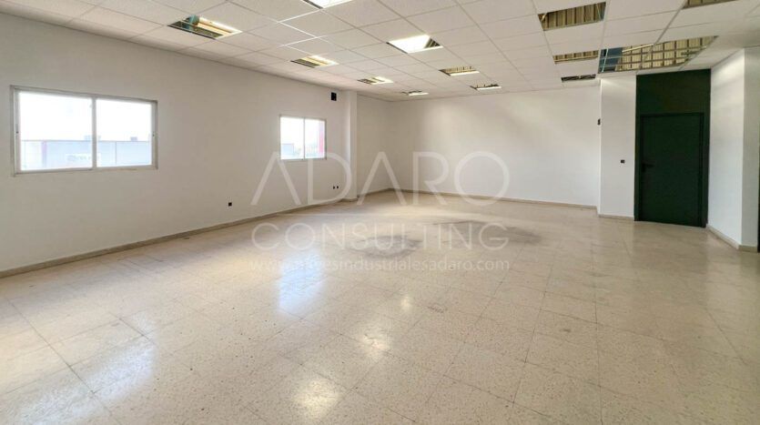 Nave industrial en alquiler en Leganés de 933 m²