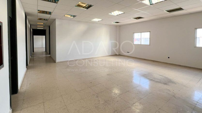 Nave industrial en alquiler en Leganés de 933 m²