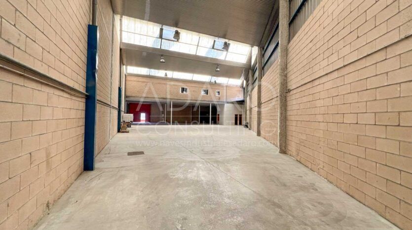 Nave industrial en alquiler en Leganés de 933 m²