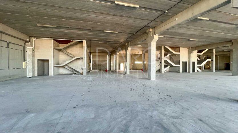 Nave industrial en alquiler en Alcalá de Henares de 1.420 m²