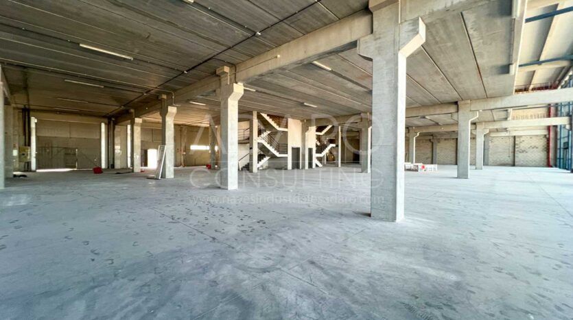 Nave industrial en alquiler en Alcalá de Henares de 1.420 m²