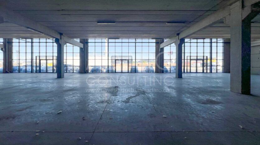 Nave industrial en alquiler en Alcalá de Henares de 1.420 m²