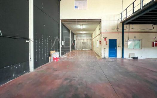 Nave industrial en venta en Torrejón de Ardoz de 767 m²