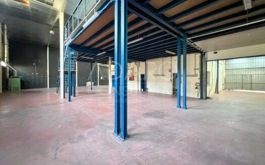 Nave industrial en venta en Torrejón de Ardoz de 767 m²