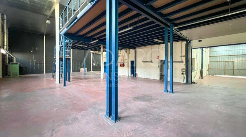 Nave industrial en venta en Torrejón de Ardoz 767 m²
