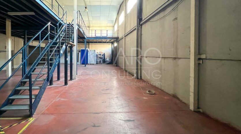 Nave industrial en venta en Torrejón de Ardoz 767 m²