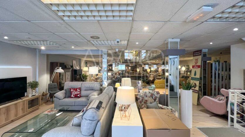 Nave comercial en venta en Coslada de 931 m²