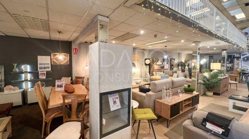 Nave comercial en venta en Coslada de 931 m²