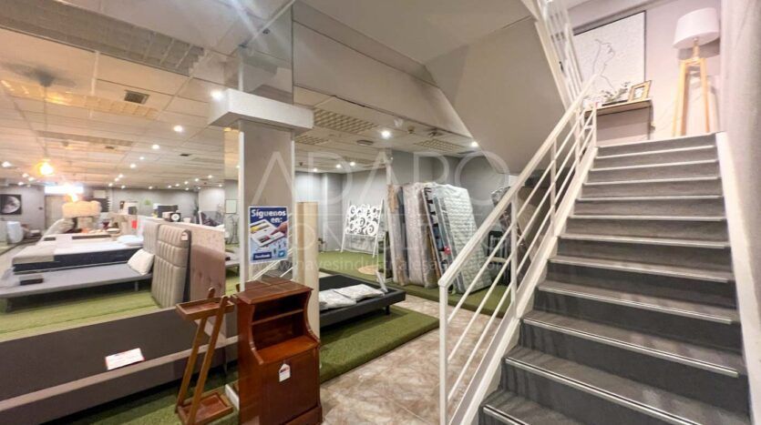 Nave comercial en venta en Coslada de 931 m²