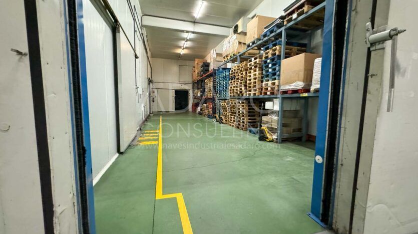 Nave industrial en venta en Leganés de 1.322 m²
