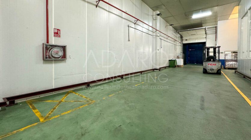 Nave industrial en venta en Leganés de 1.322 m²