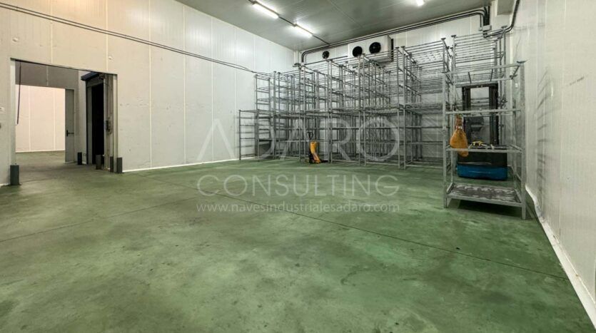 Nave industrial en venta en Leganés de 1.322 m²