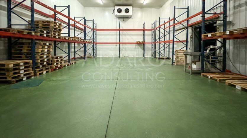 Nave industrial en venta en Leganés de 1.322 m²