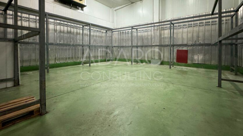 Nave industrial en venta en Leganés de 1.322 m²