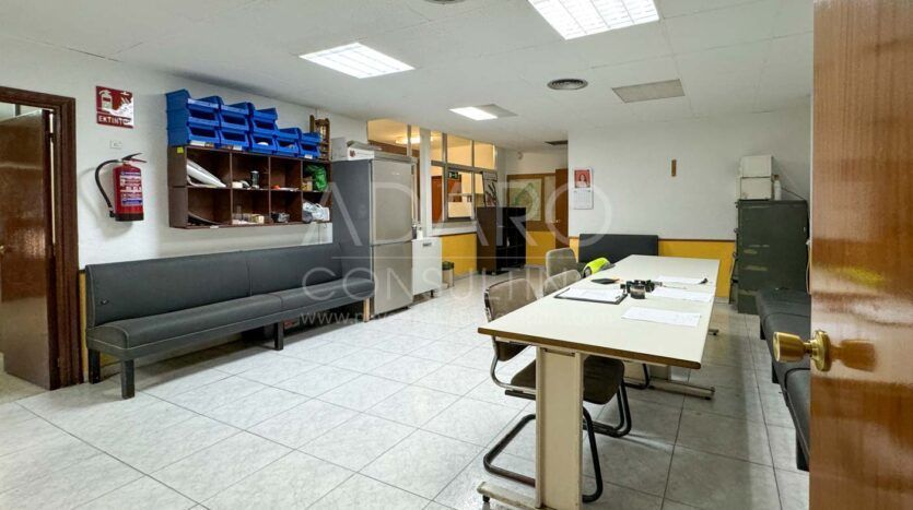 Nave industrial en venta en Leganés de 1.322 m²