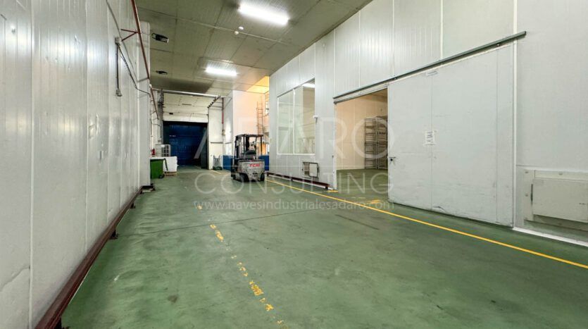 Nave industrial en venta en Leganés de 1.322 m²
