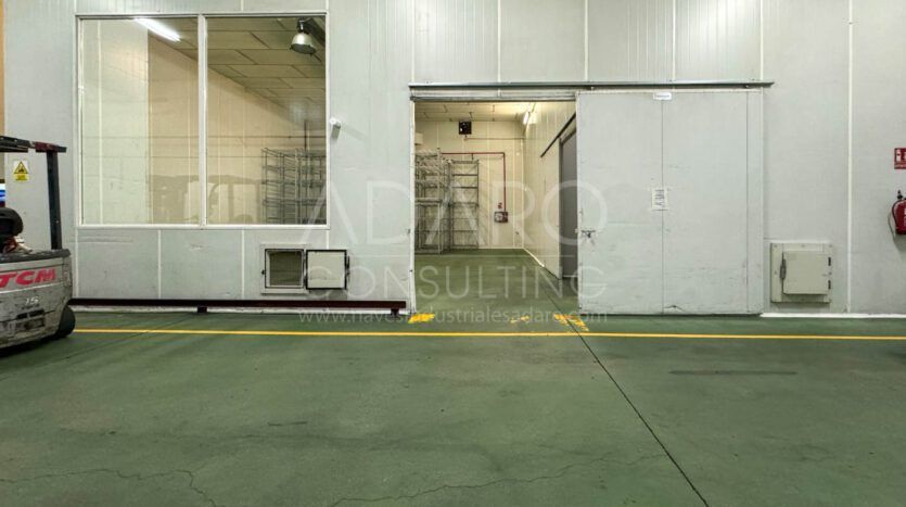 Nave industrial en venta en Leganés de 1.322 m²