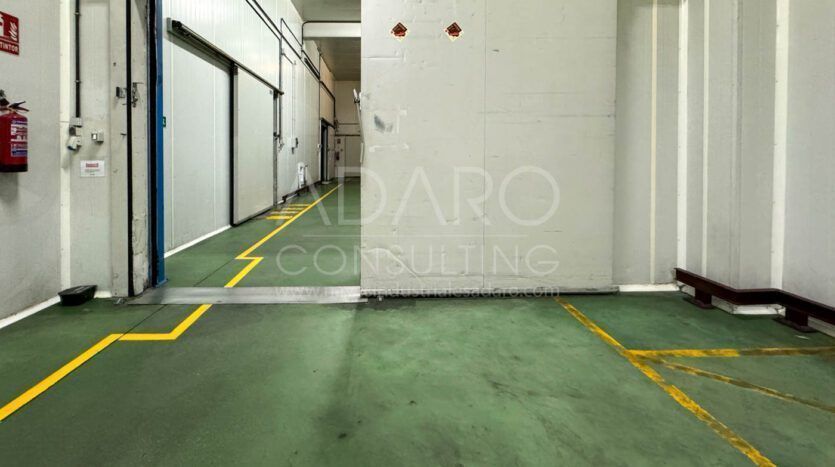 Nave industrial en venta en Leganés de 1.322 m²