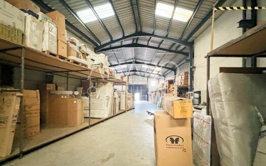 Nave industrial en venta en Torrejón de Ardoz de 875 m²