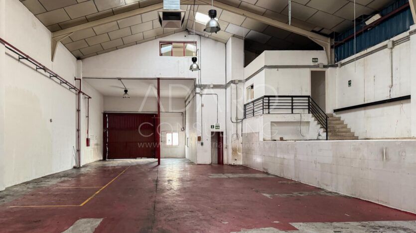 Nave Industrial en Alquiler en Vallecas de 919 m²