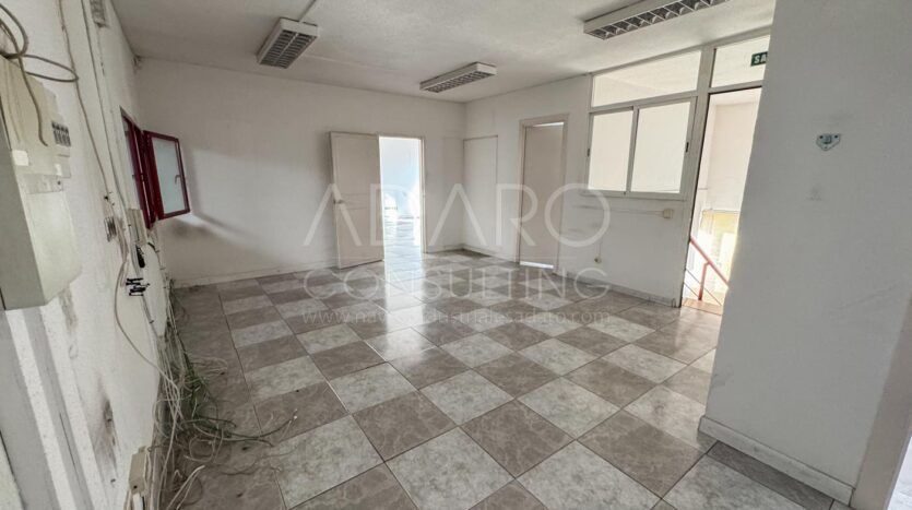 Nave Industrial en Alquiler en Vallecas de 919 m²