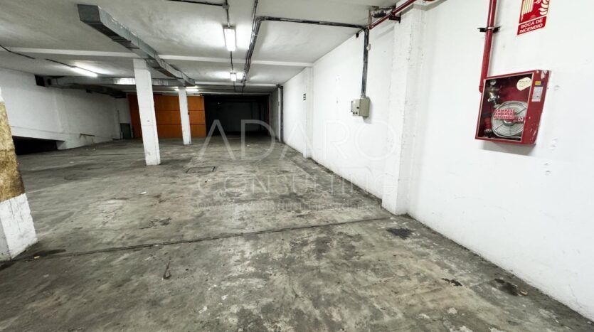 Nave Industrial en Alquiler en Vallecas de 919 m²