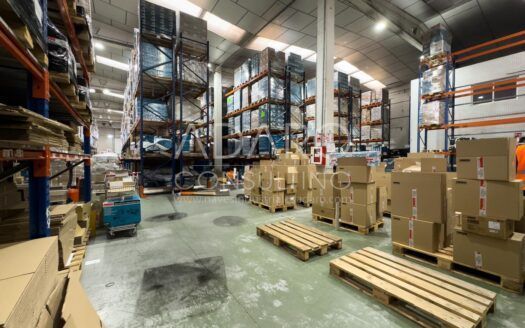 Nave Logística e Industrial en Coslada de 4.672 m²