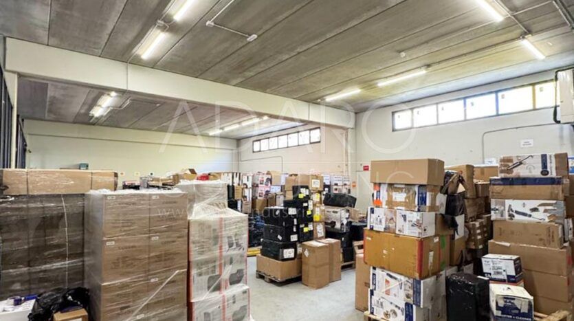Nave Industrial en alquiler en Villaverde de 975 m²