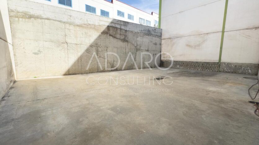 Venta Nave Industrial en Cobeña de 359 m²