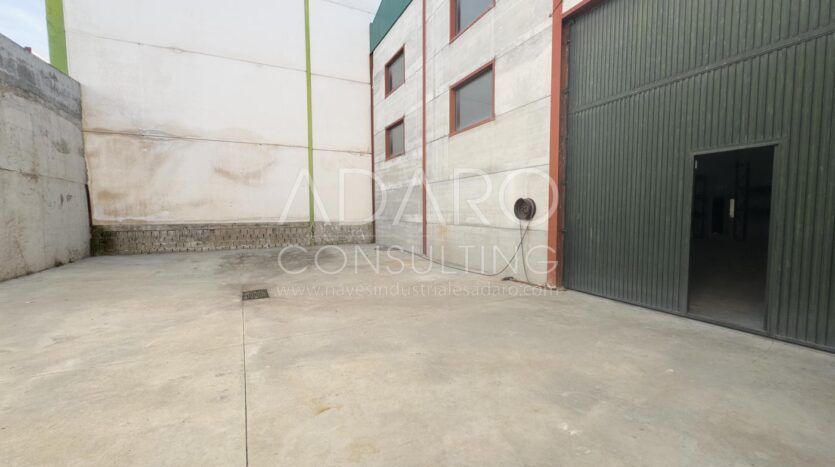 Venta Nave Industrial en Cobeña de 359 m²