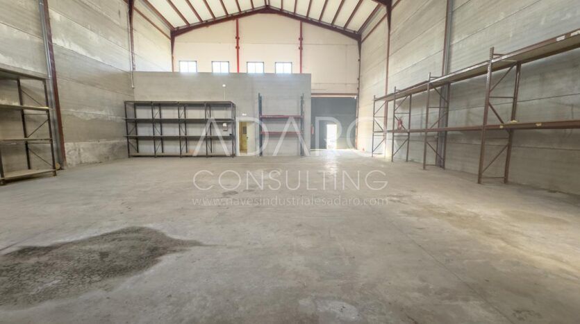 Venta Nave Industrial en Cobeña de 359 m²
