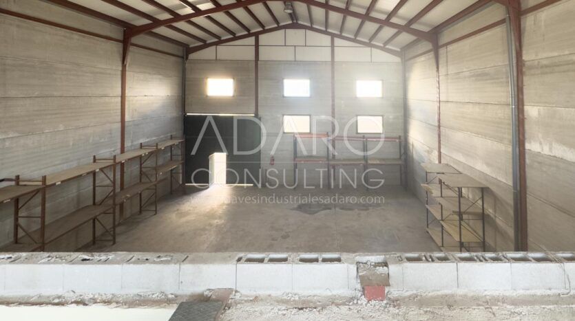 Venta Nave Industrial en Cobeña de 359 m²