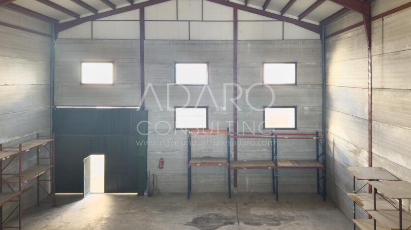 Venta Nave Industrial en Cobeña de 359 m²