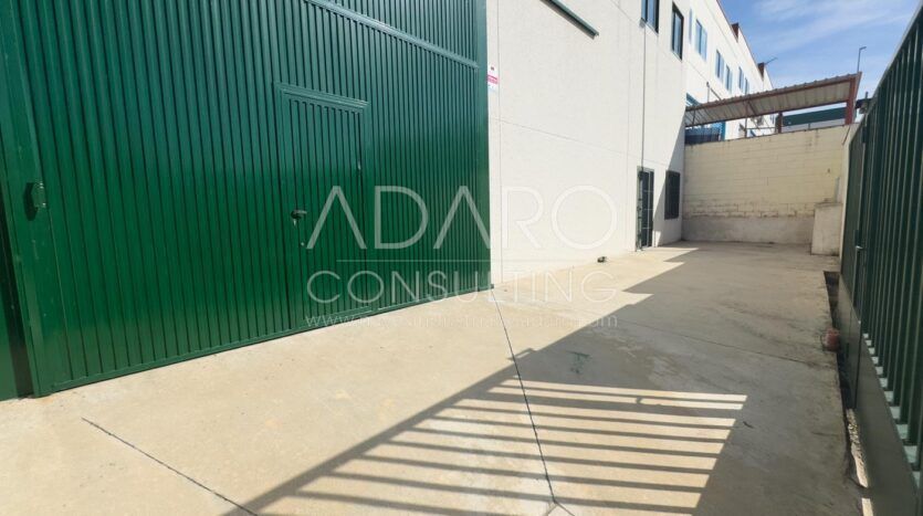 Venta Nave Industrial en Cobeña de 359 m²