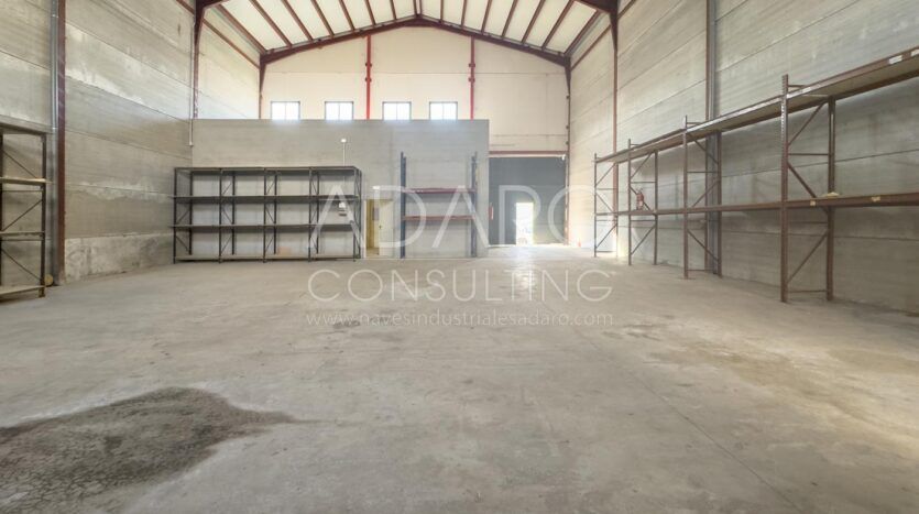 Venta Nave Industrial en Cobeña de 359 m²