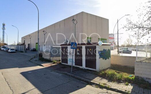 Nave en Alquiler en Parla de 877 m²