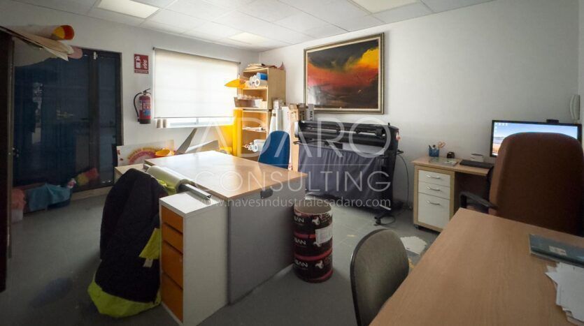 Nave en Venta en San Fernando de Henares de 596 m²
