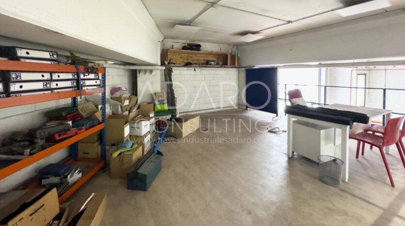 Nave en Venta en Alcobendas de 528 m²