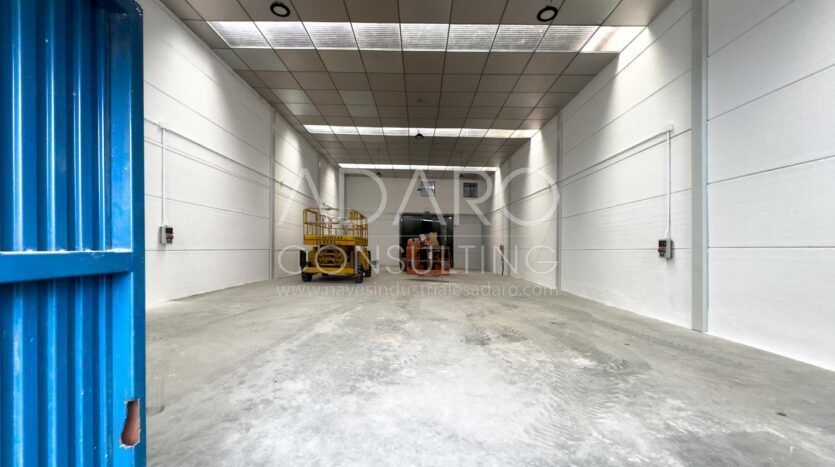 Alquiler de nave industrial en Parla de 905 m²
