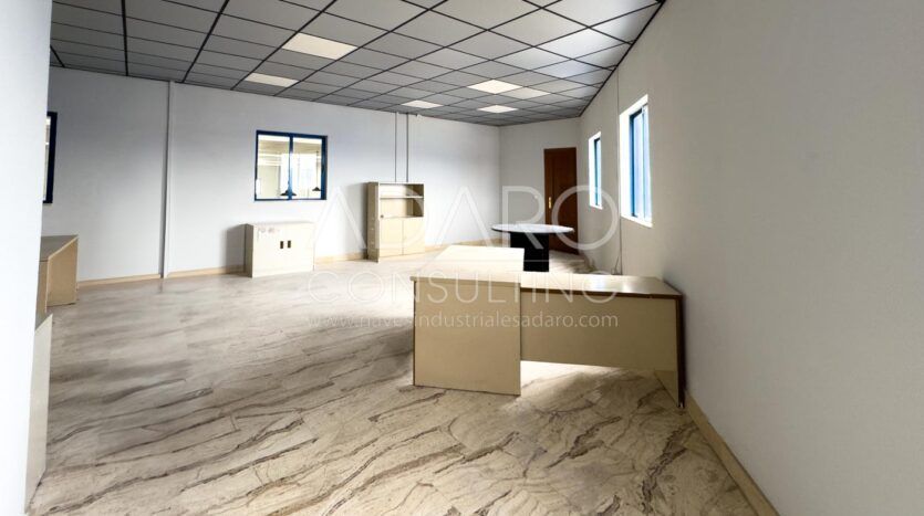 Alquiler de nave industrial en Parla de 905 m²