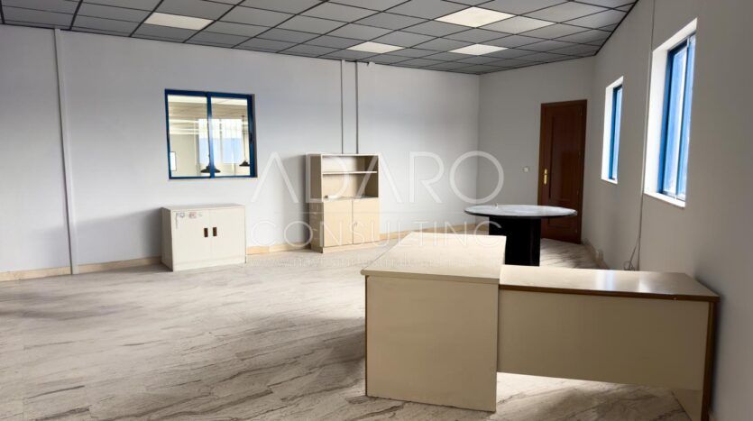 Alquiler de nave industrial en Parla de 905 m²