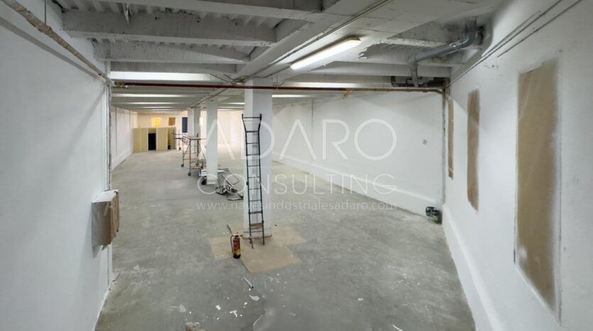 Alquiler de nave industrial en Parla de 905 m²