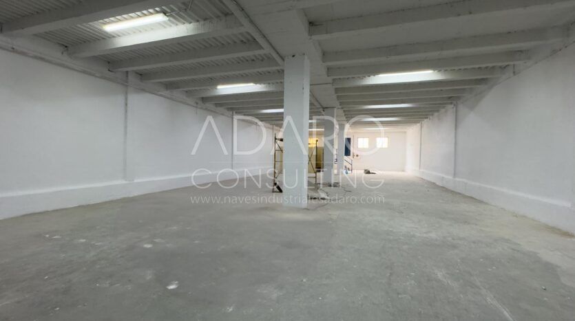 Alquiler de nave industrial en Parla de 905 m²