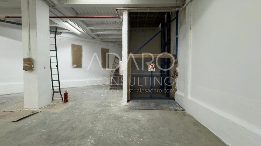 Alquiler de nave industrial en Parla de 905 m²